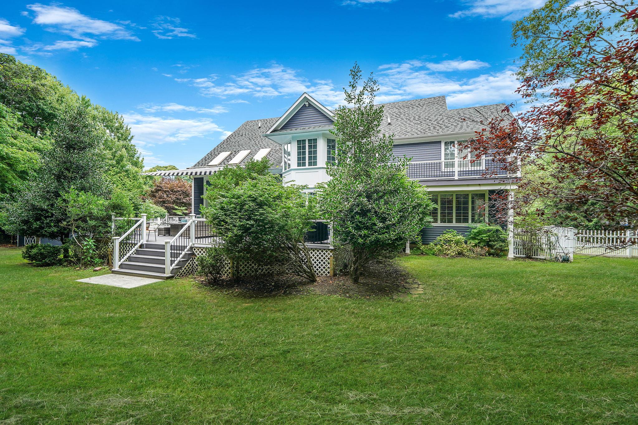 12 Griffen Court, Miller Place, NY 11764