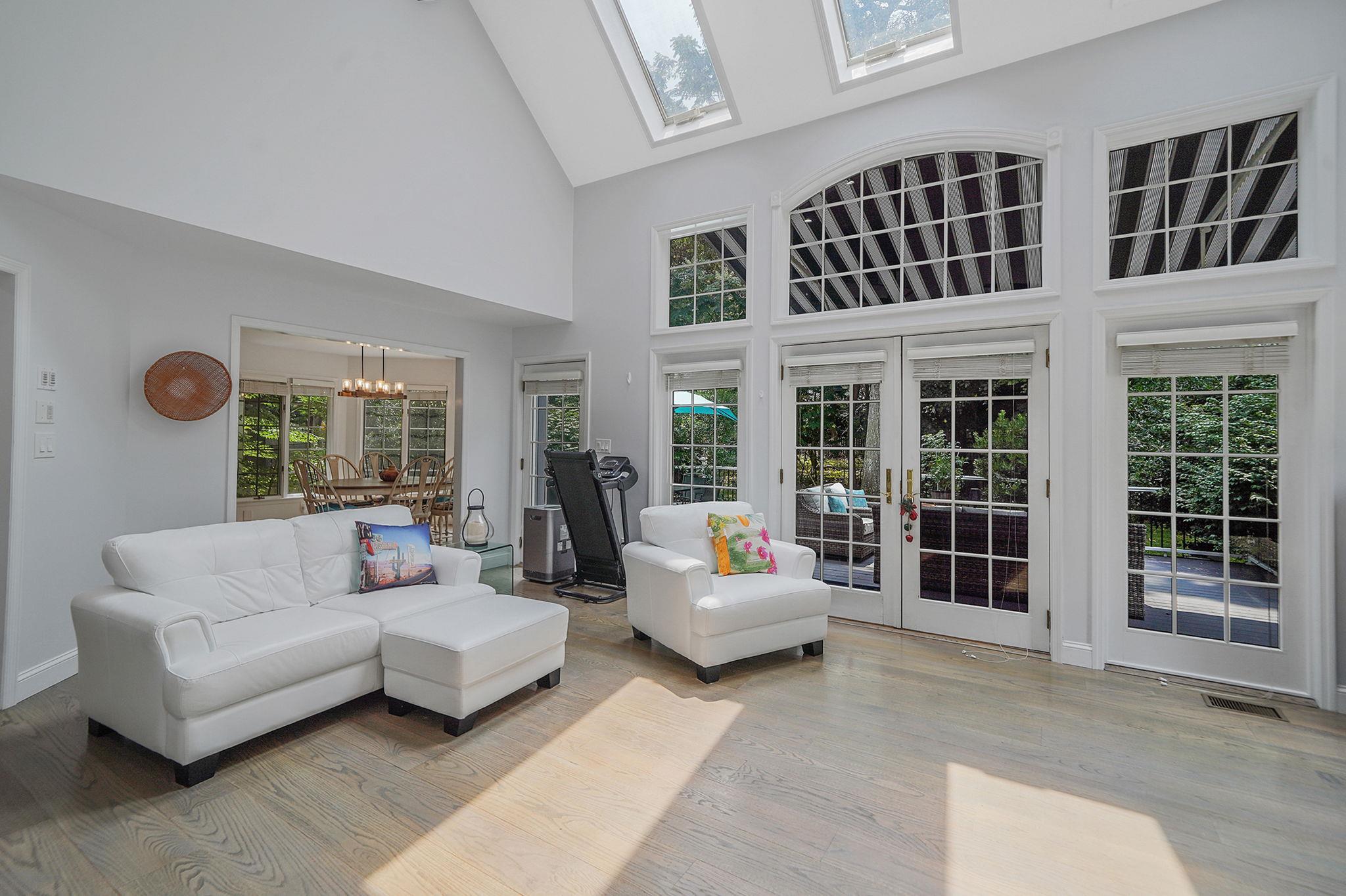 12 Griffen Court, Miller Place, NY 11764