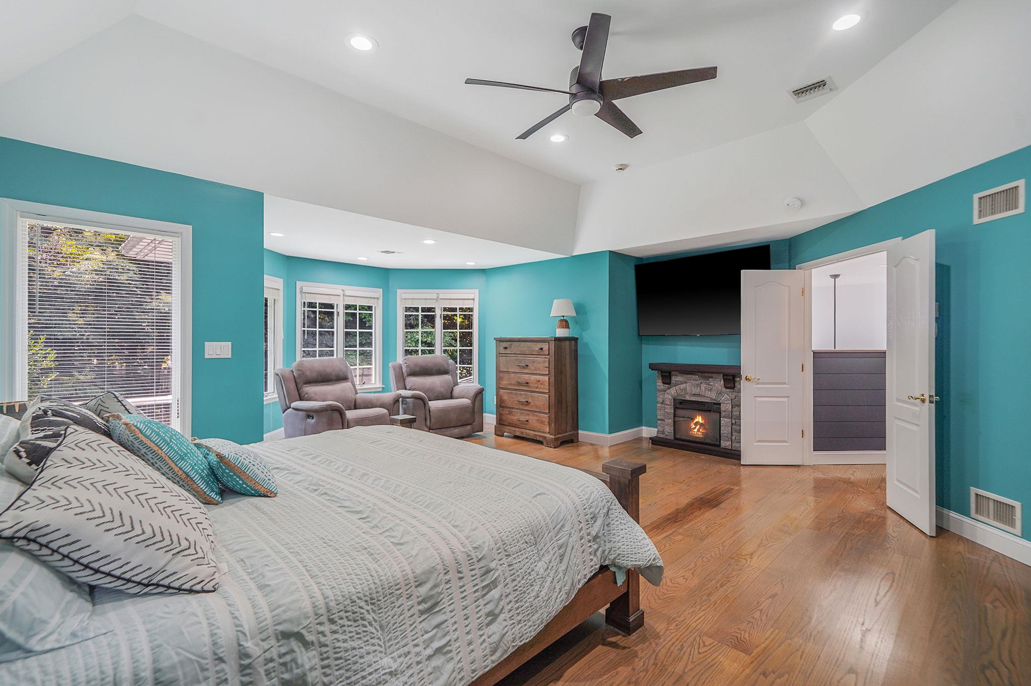 12 Griffen Court, Miller Place, NY 11764