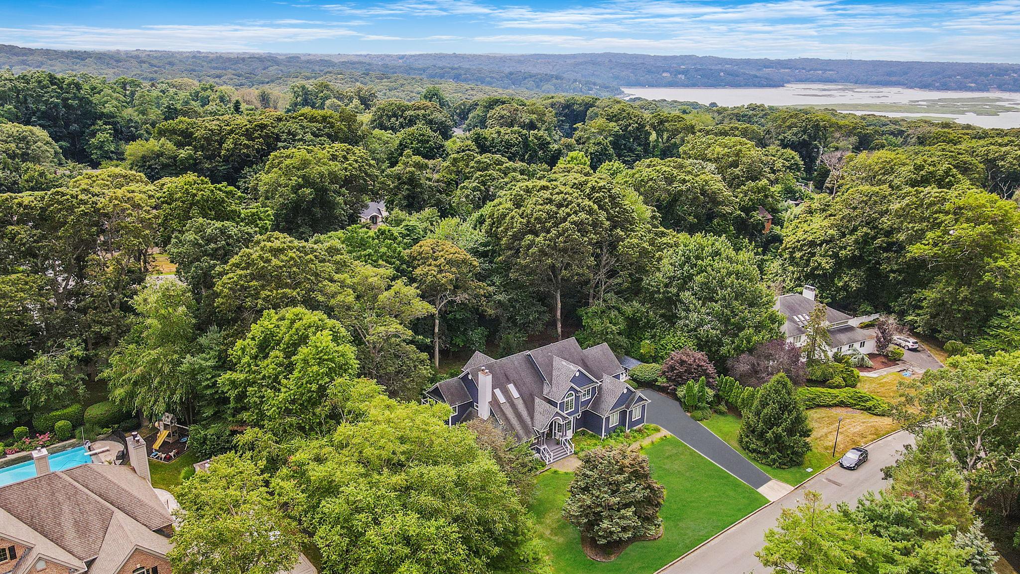 12 Griffen Court, Miller Place, NY 11764