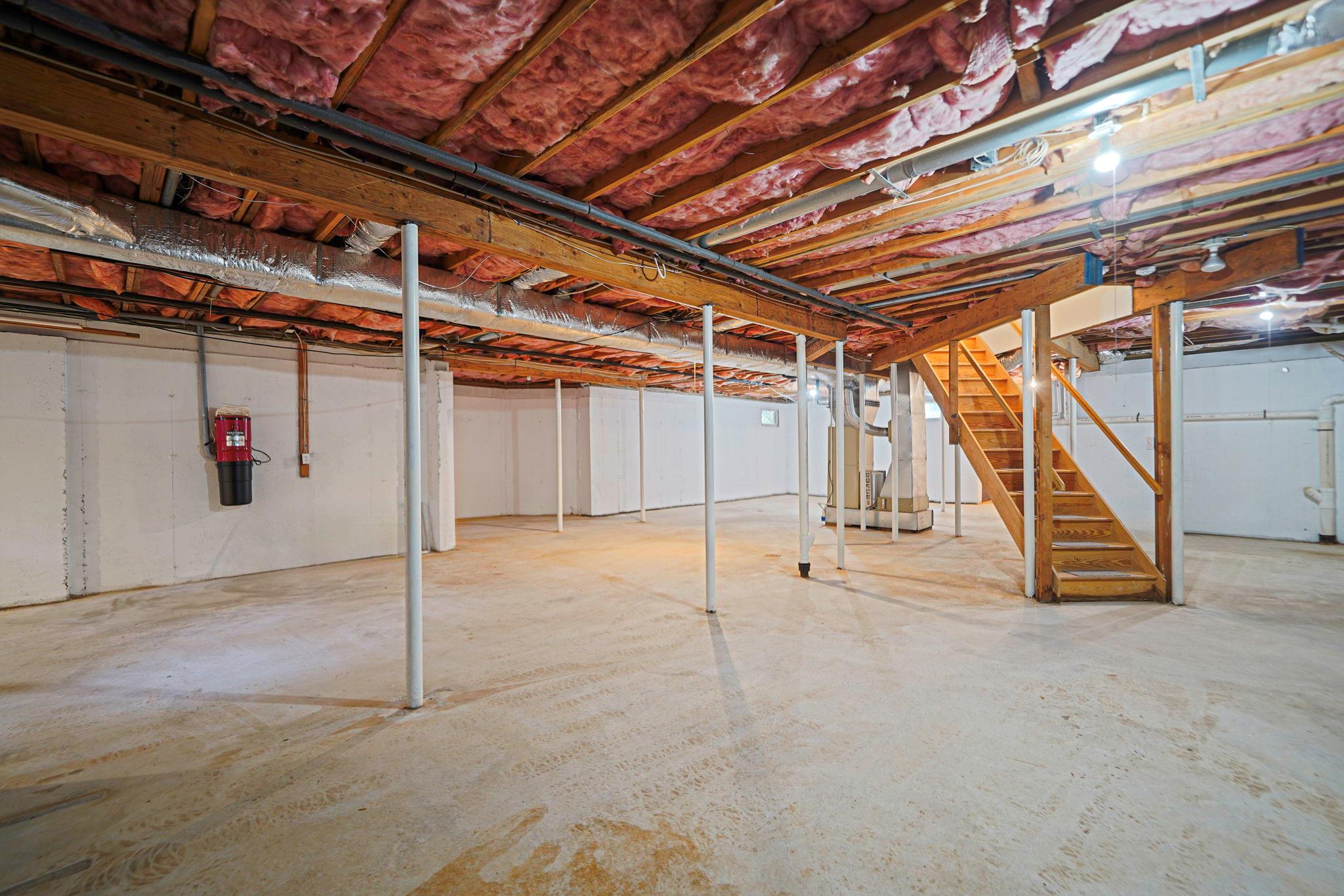 12 Griffen Court, Miller Place, NY 11764