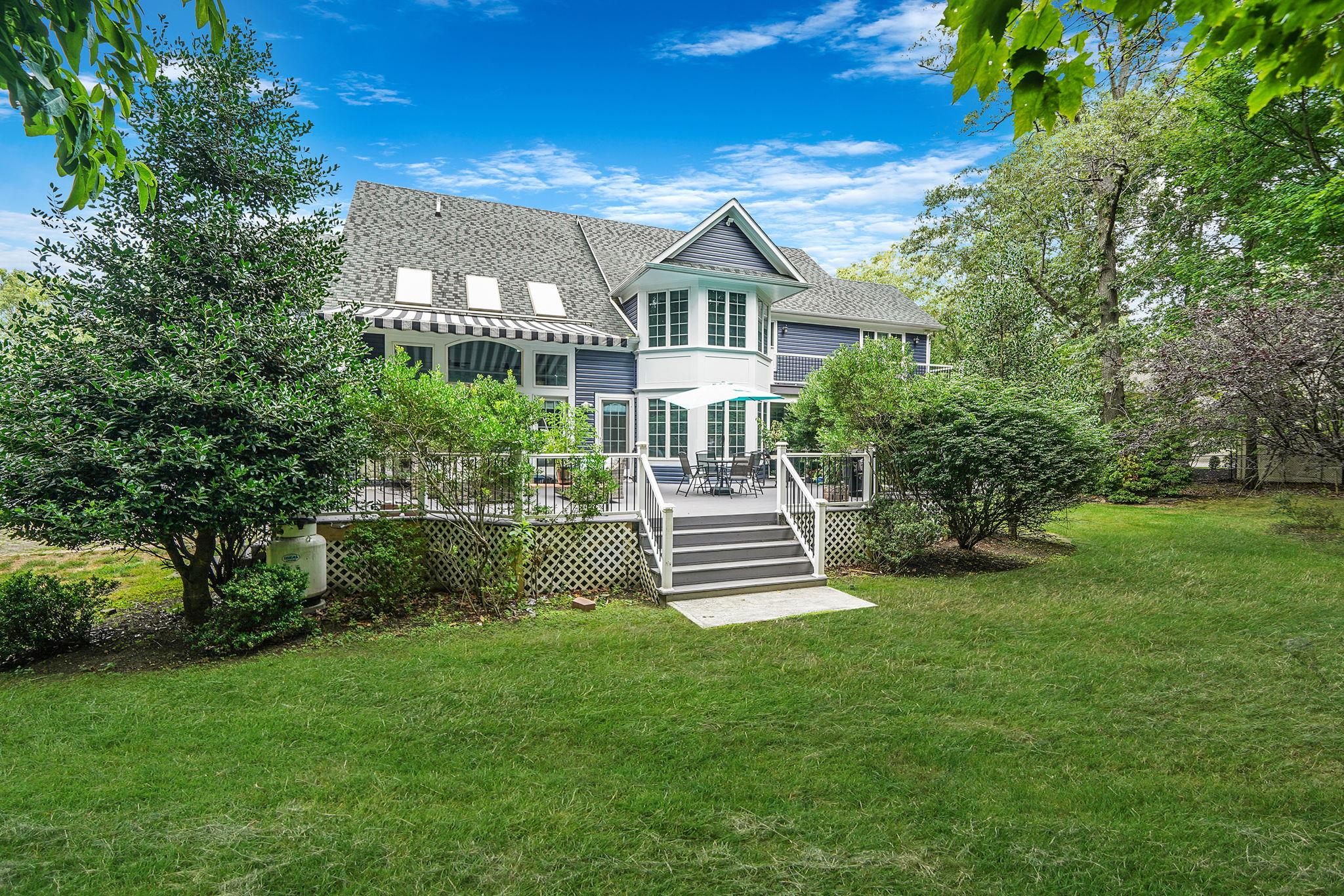 12 Griffen Court, Miller Place, NY 11764