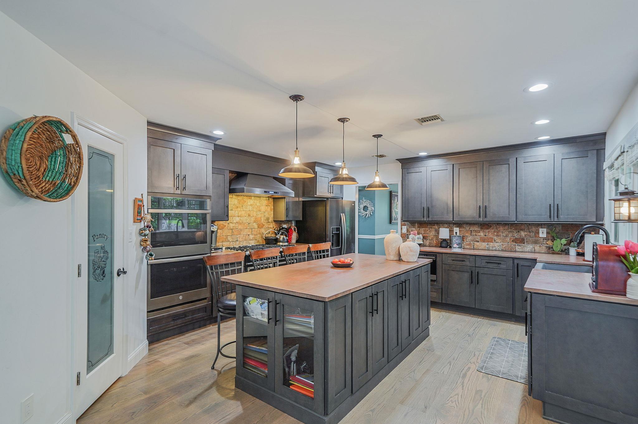 12 Griffen Court, Miller Place, NY 11764