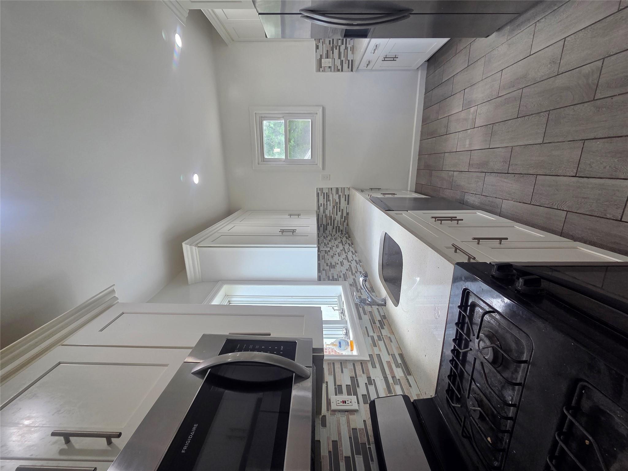 10532 192nd Street, Saint Albans, NY 11412