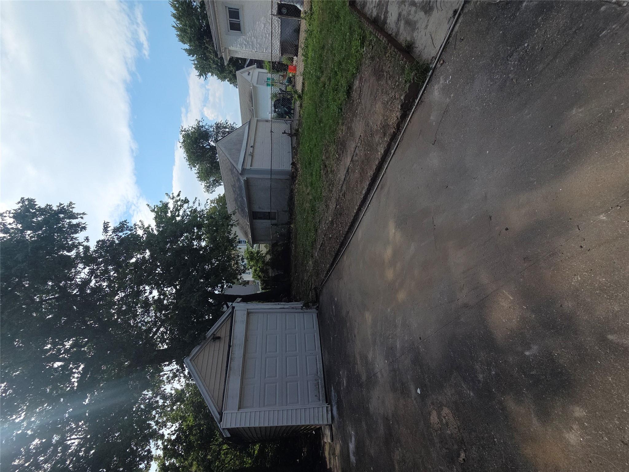 10532 192nd Street, Saint Albans, NY 11412