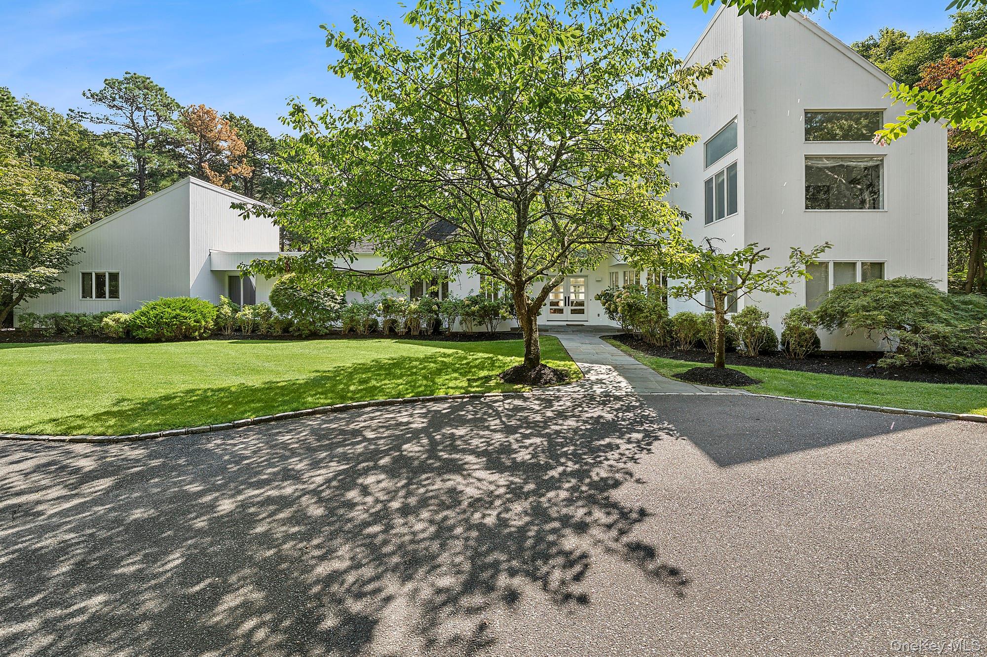 12 Honeysuckle Lane, East Quogue, NY 11942