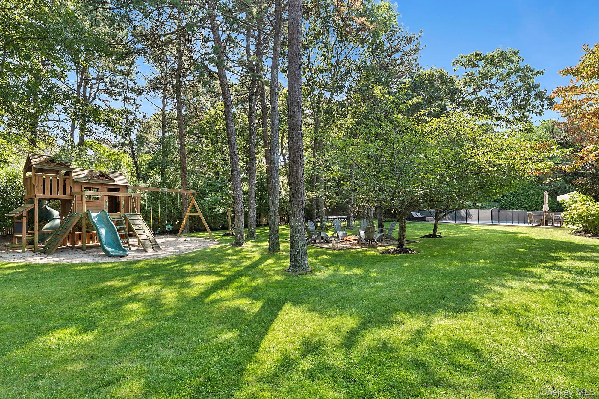 12 Honeysuckle Lane, East Quogue, NY 11942