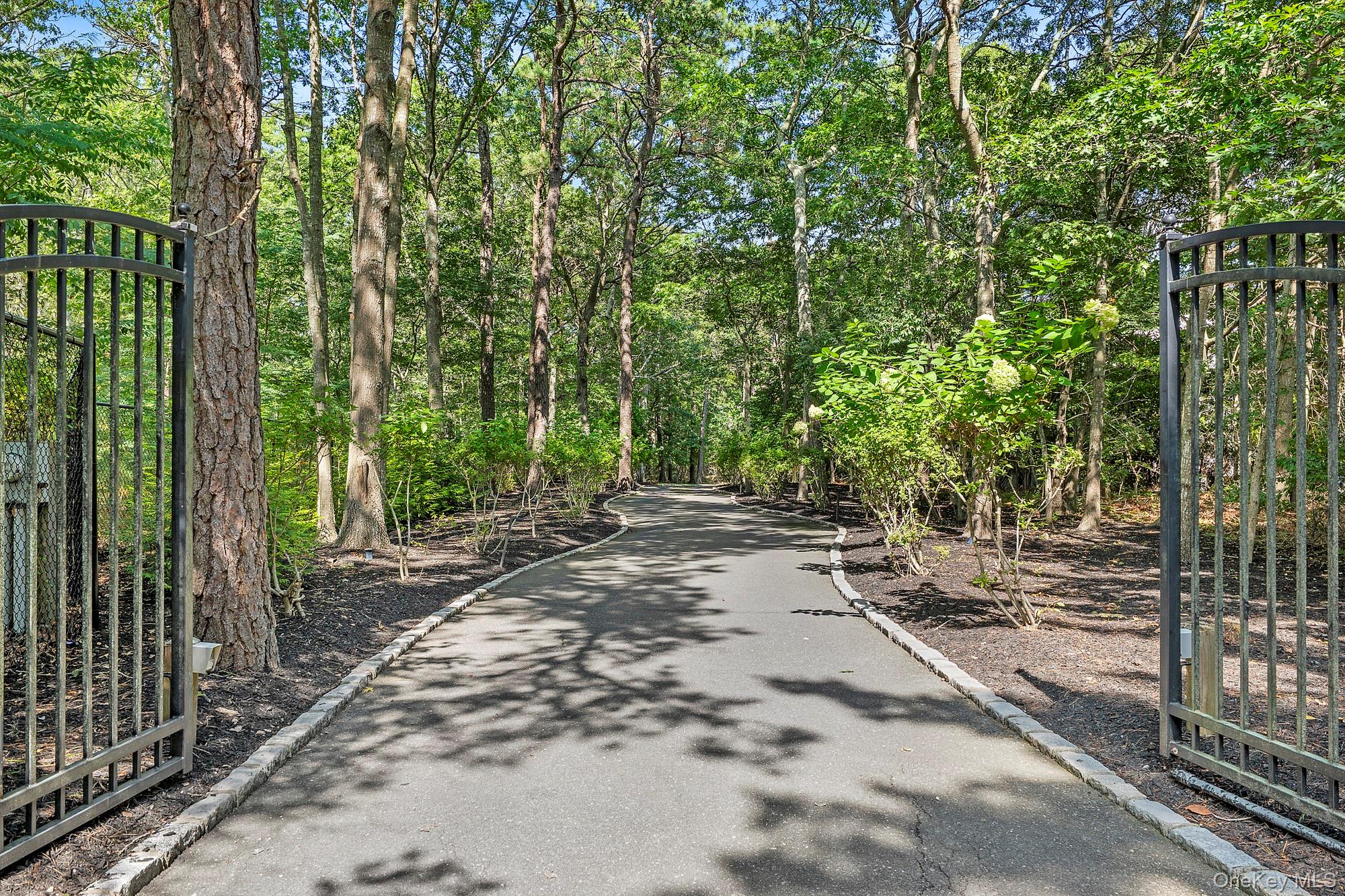 12 Honeysuckle Lane, East Quogue, NY 11942