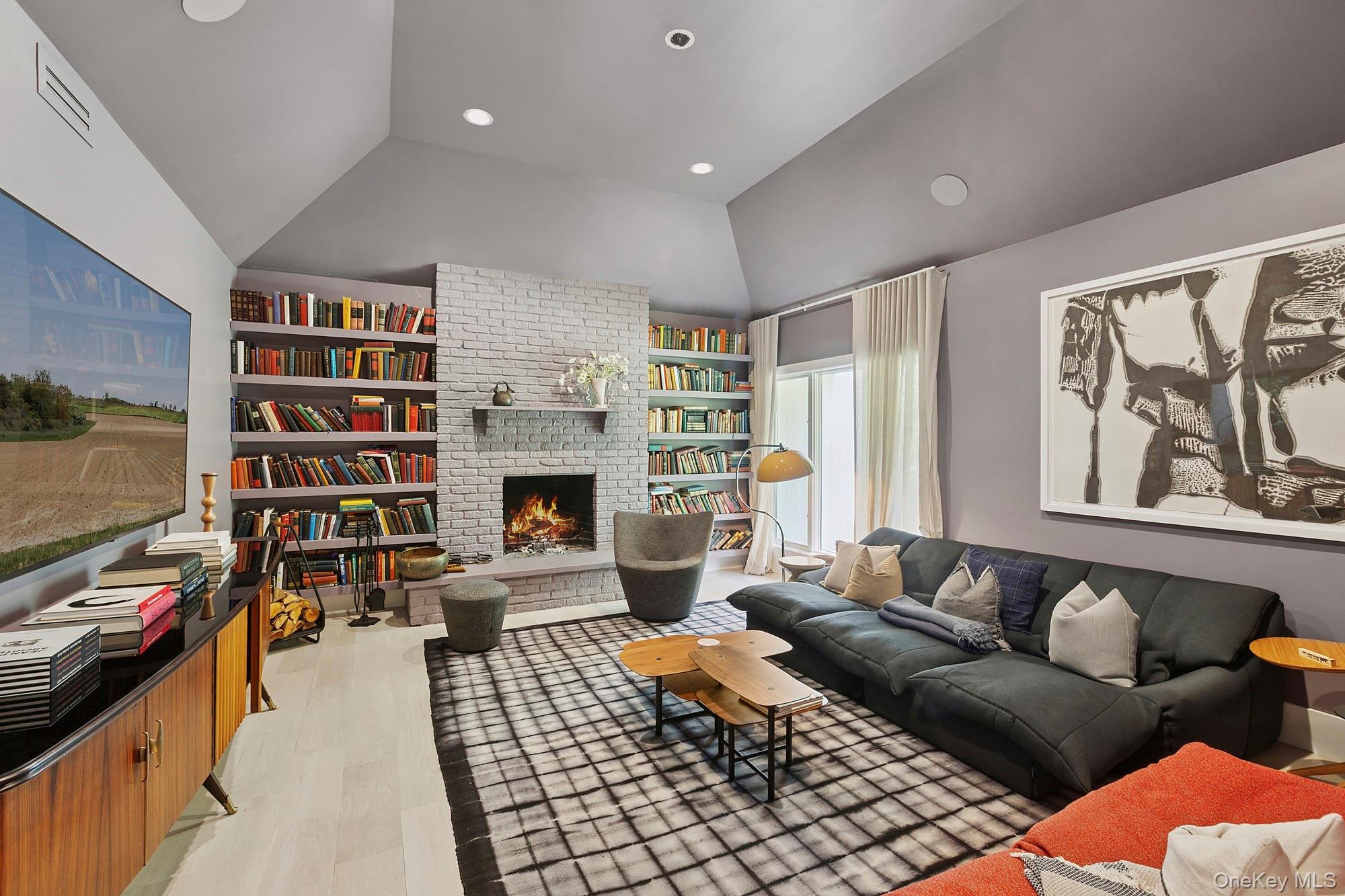 12 Honeysuckle Lane, East Quogue, NY 11942