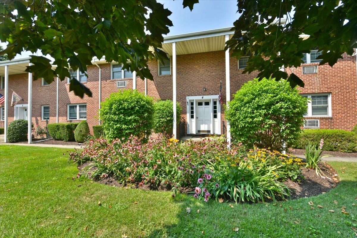 295 Merrick Road # 4A, Amityville, NY 11701
