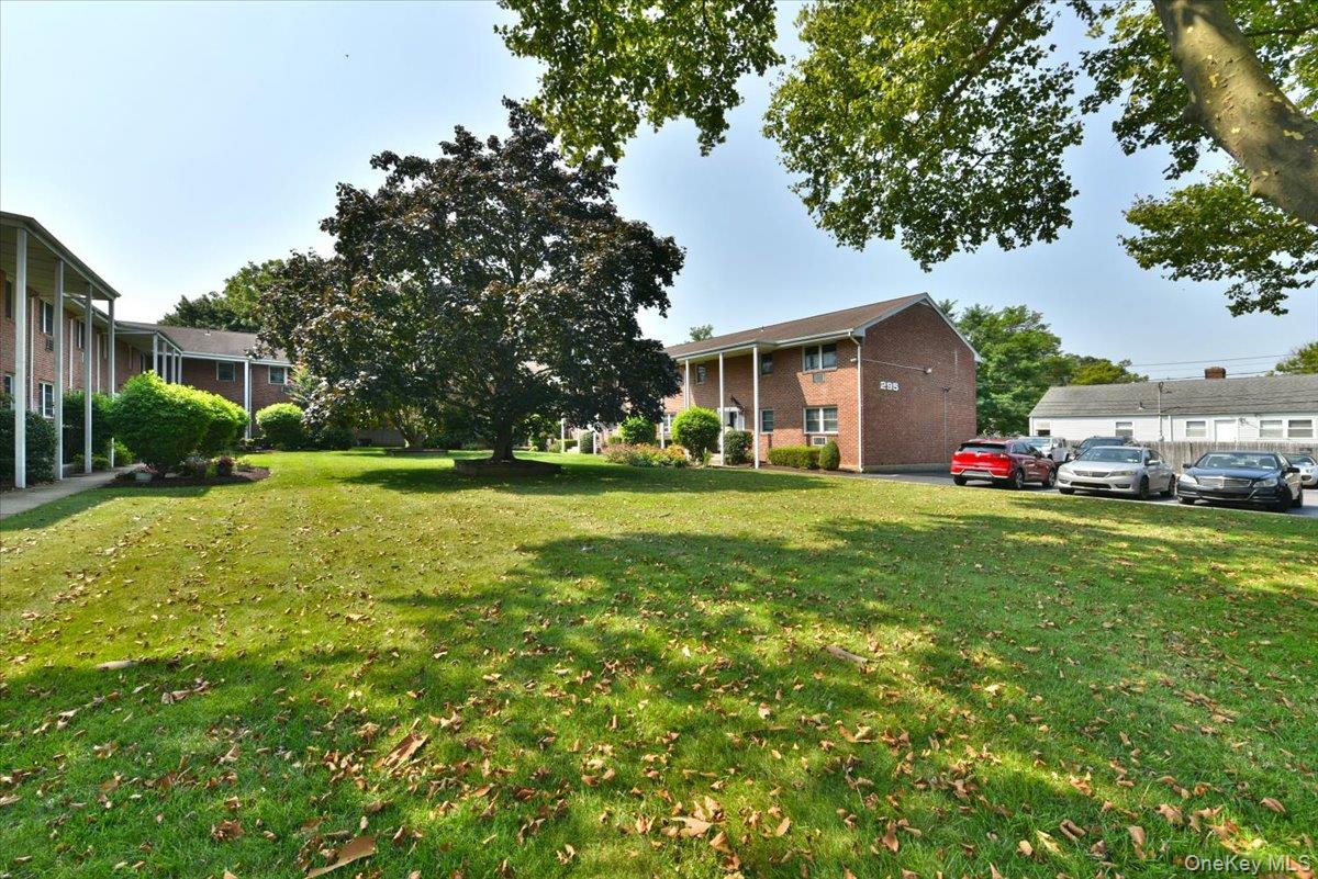 295 Merrick Road # 4A, Amityville, NY 11701