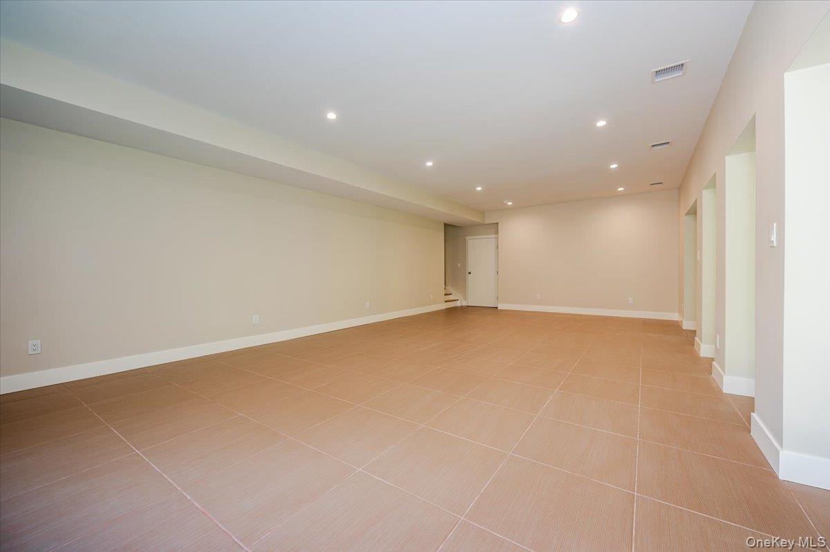 97 Station Road, Great Neck, NY 11023