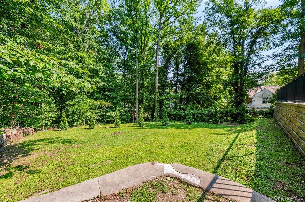 97 Station Road, Great Neck, NY 11023