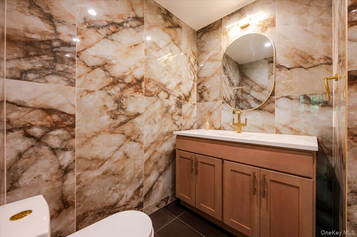 97 Station Road, Great Neck, NY 11023