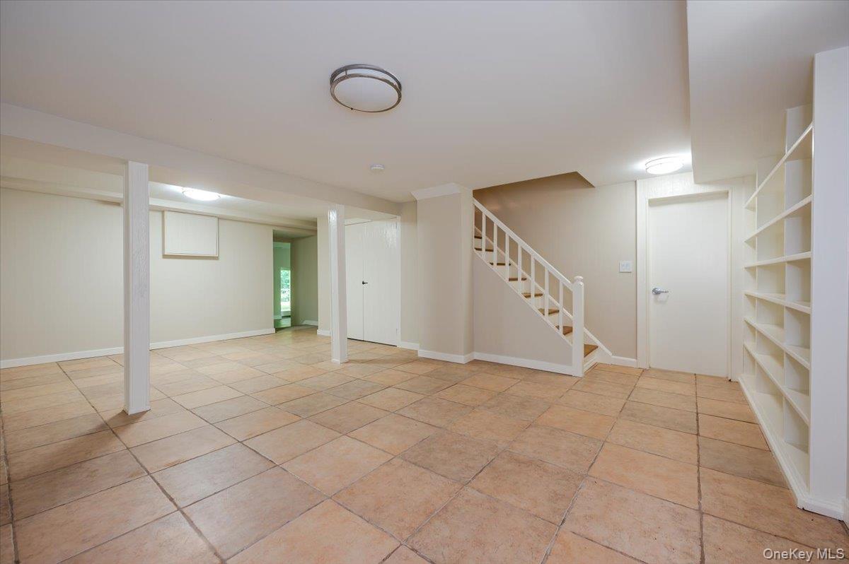 97 Station Road, Great Neck, NY 11023