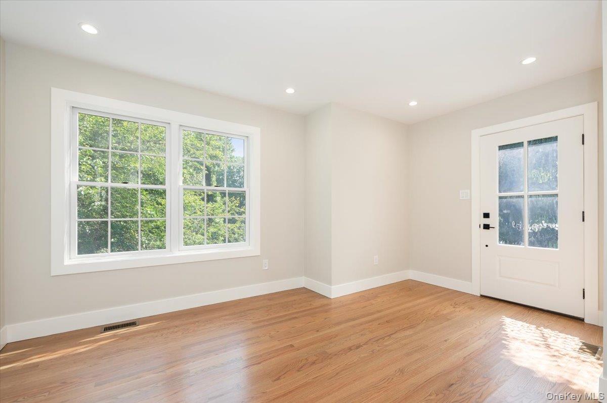 97 Station Road, Great Neck, NY 11023