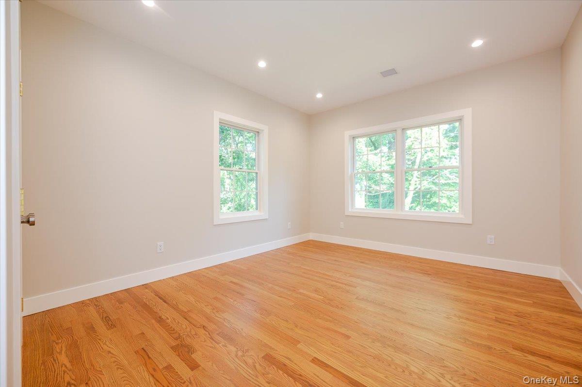 97 Station Road, Great Neck, NY 11023