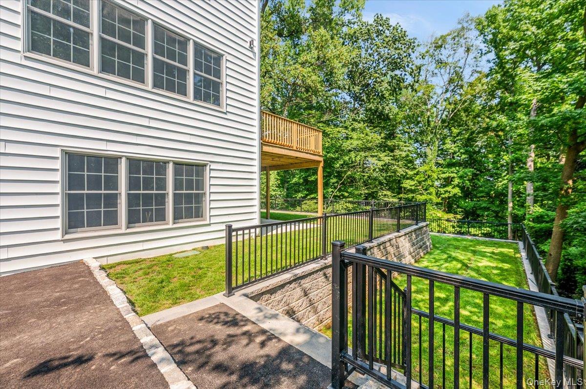 97 Station Road, Great Neck, NY 11023