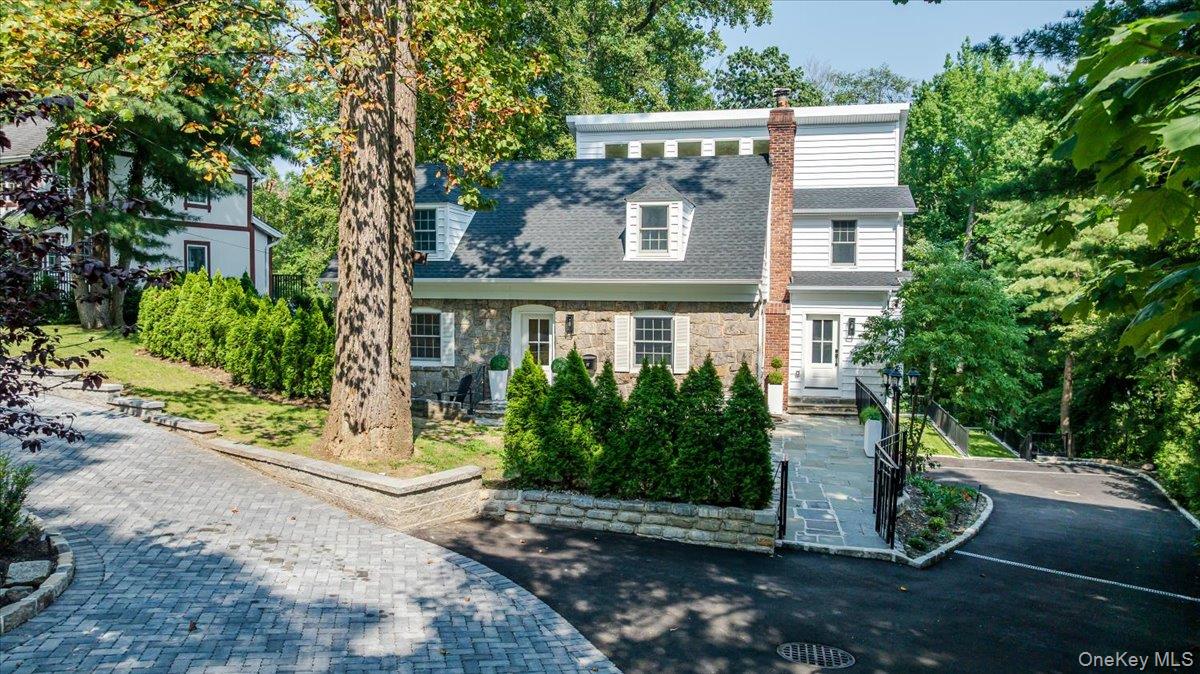 97 Station Road, Great Neck, NY 11023