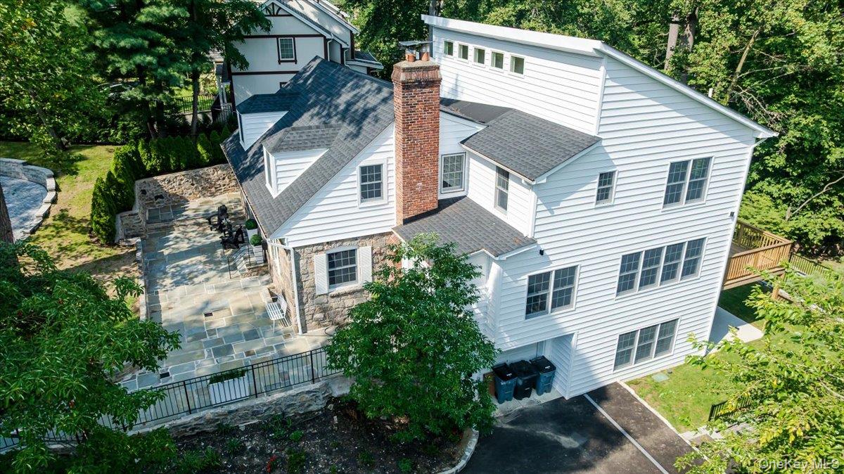 97 Station Road, Great Neck, NY 11023