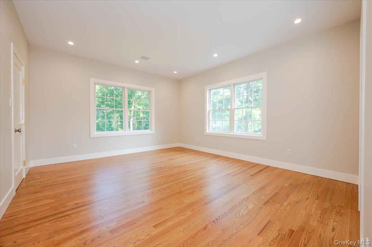 97 Station Road, Great Neck, NY 11023