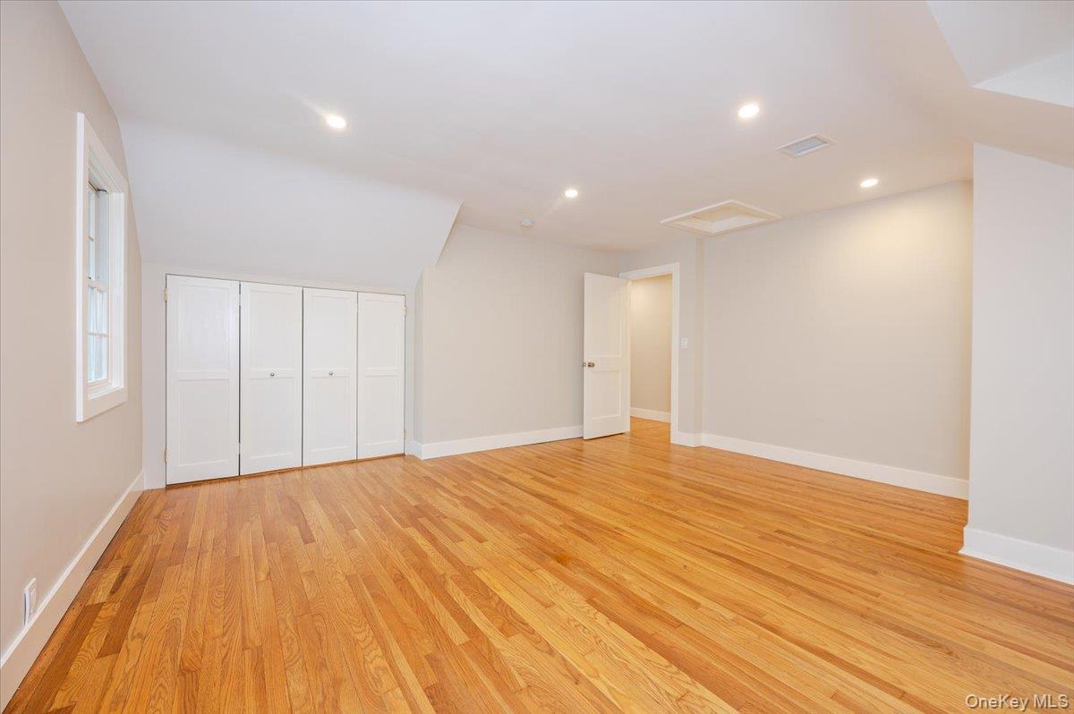 97 Station Road, Great Neck, NY 11023