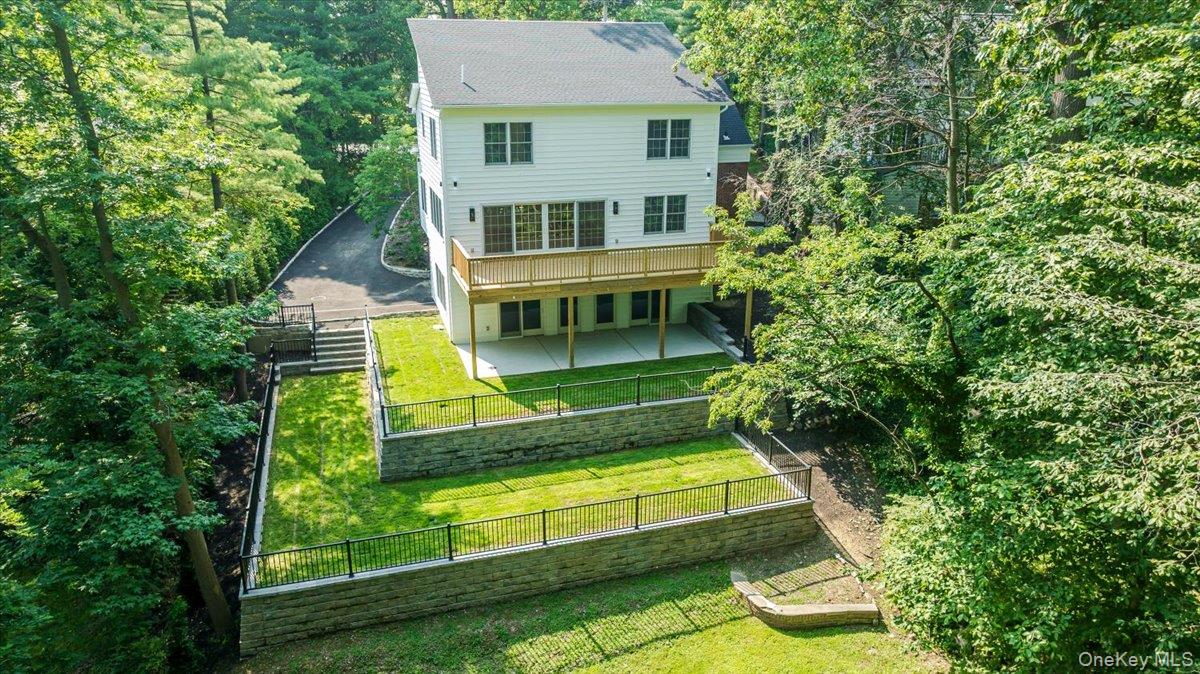 97 Station Road, Great Neck, NY 11023