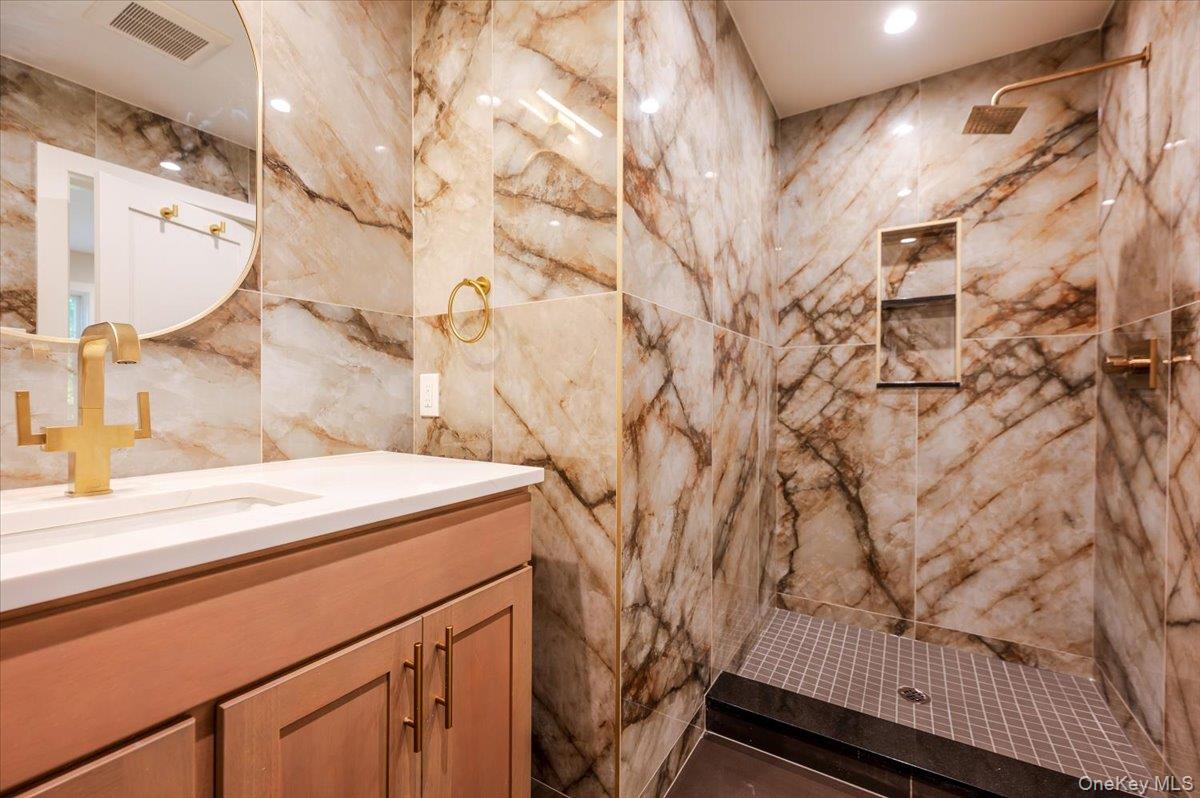 97 Station Road, Great Neck, NY 11023