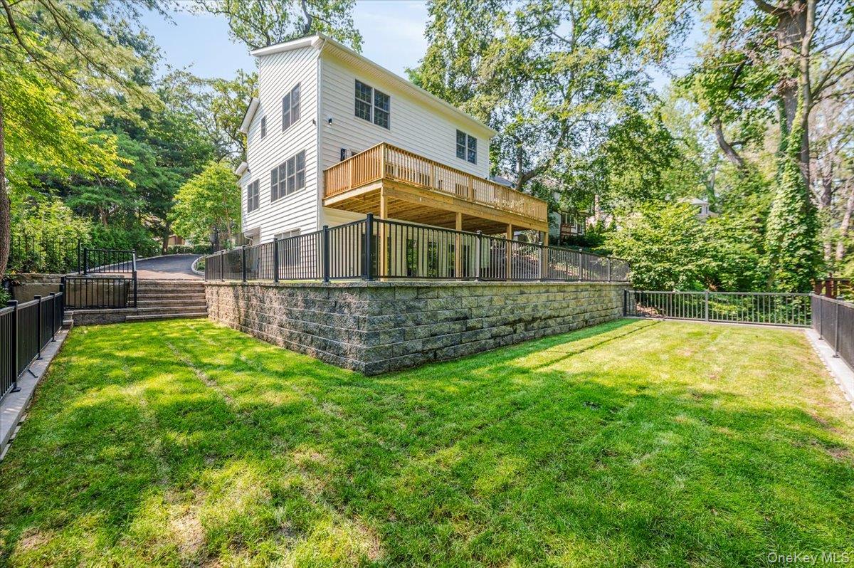 97 Station Road, Great Neck, NY 11023