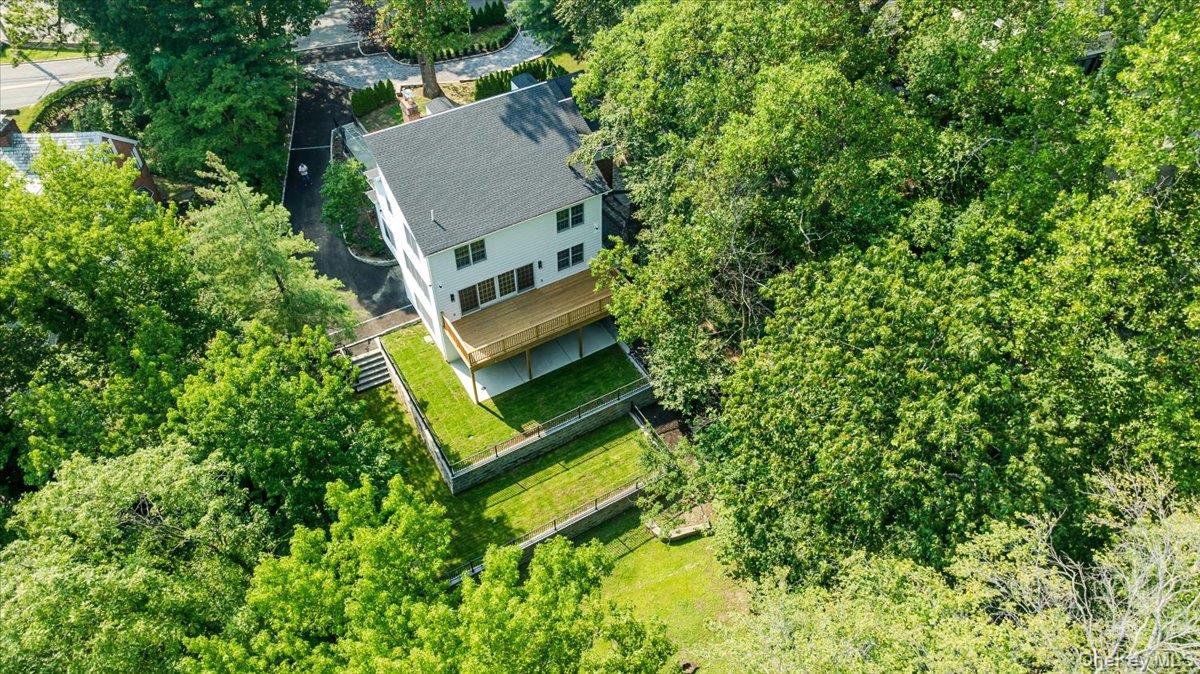 97 Station Road, Great Neck, NY 11023