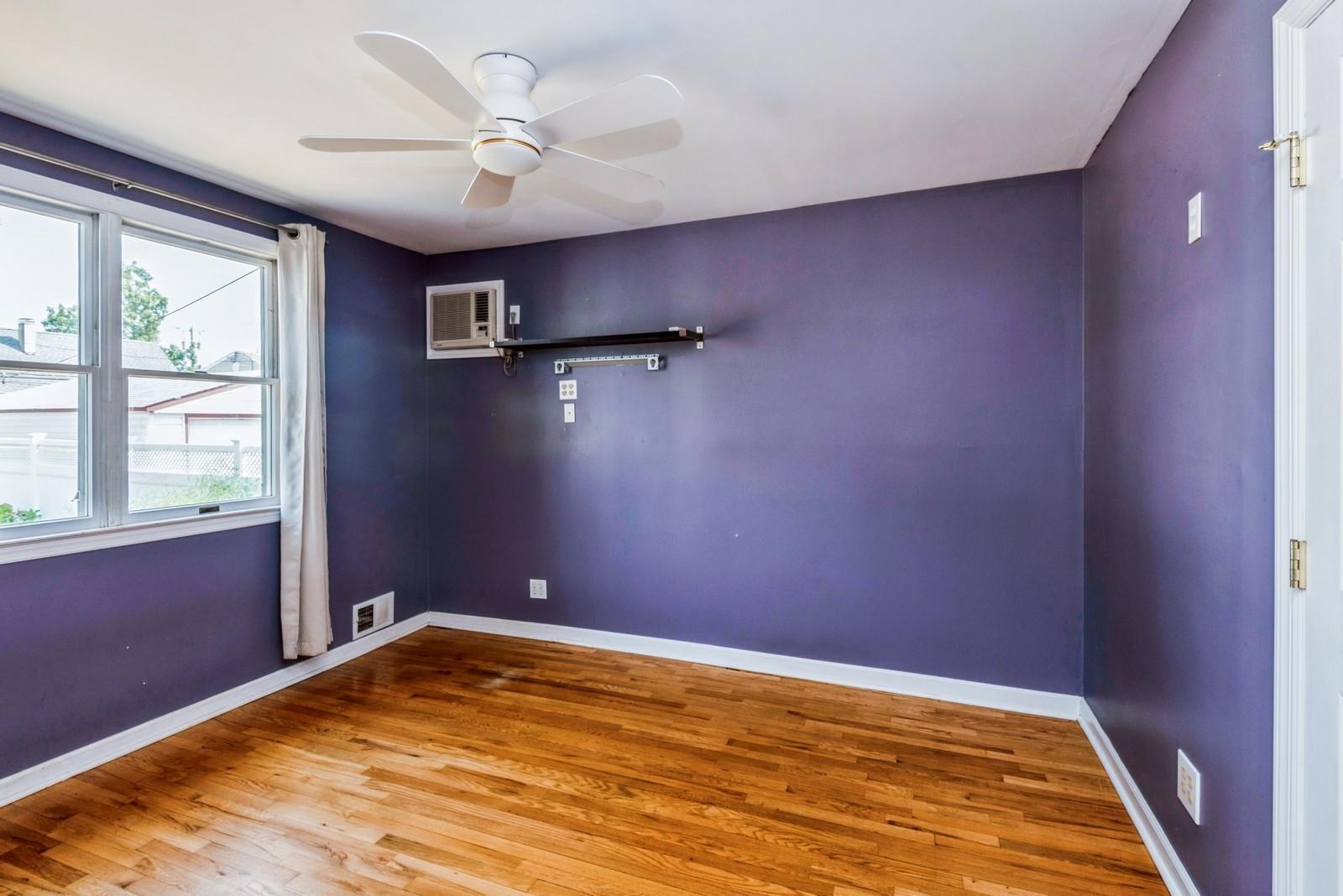 6 Arnold Street, Hicksville, NY 11801