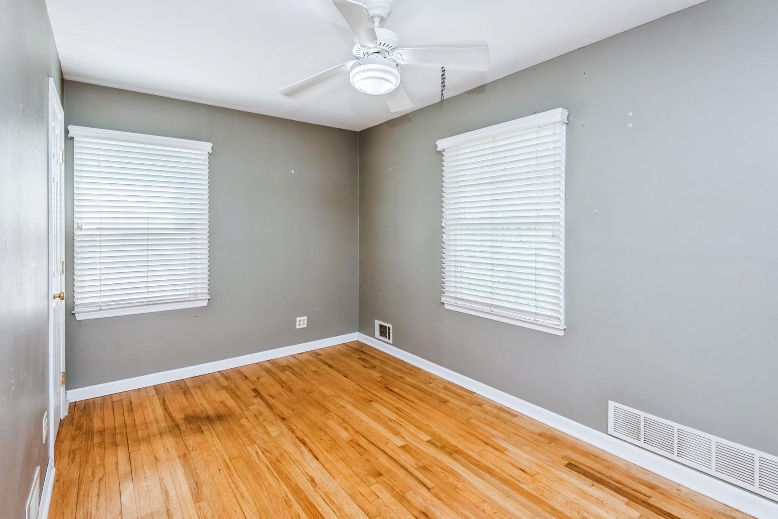 6 Arnold Street, Hicksville, NY 11801