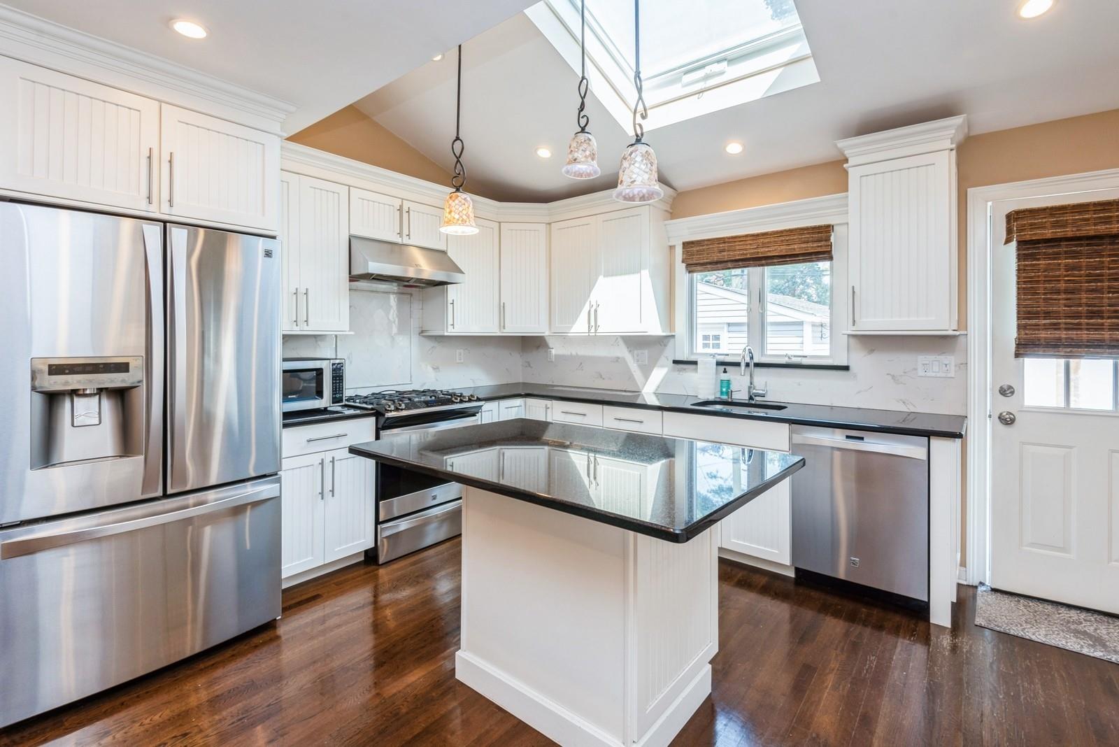 6 Arnold Street, Hicksville, NY 11801