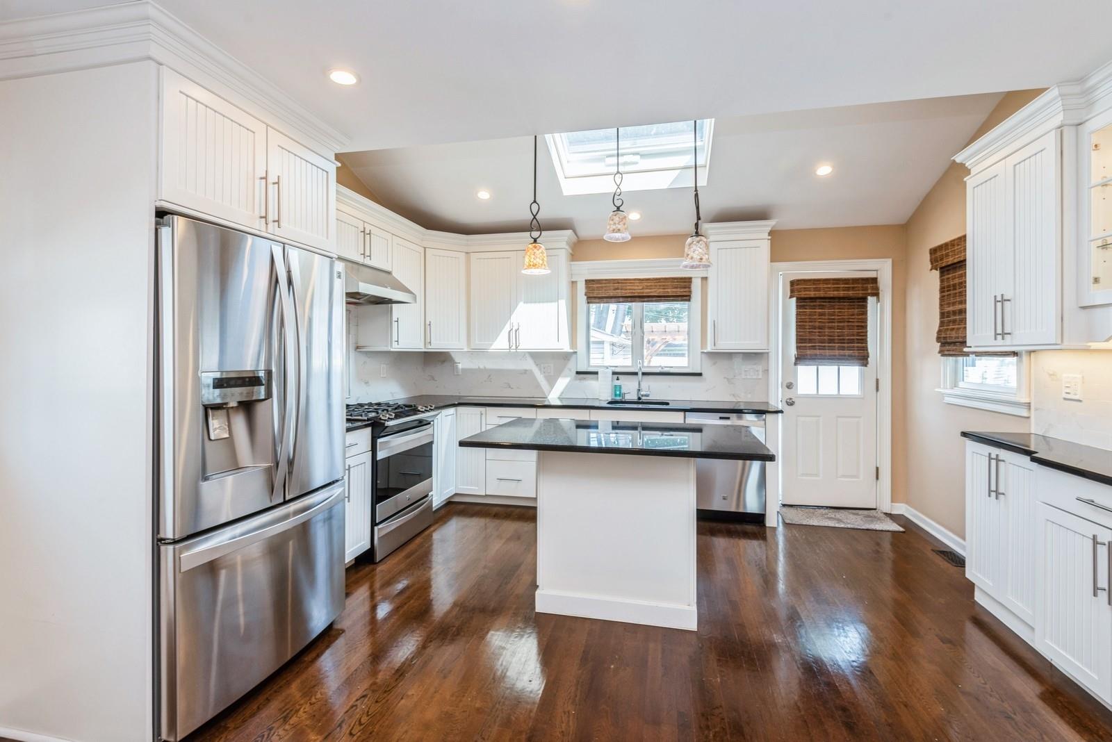 6 Arnold Street, Hicksville, NY 11801