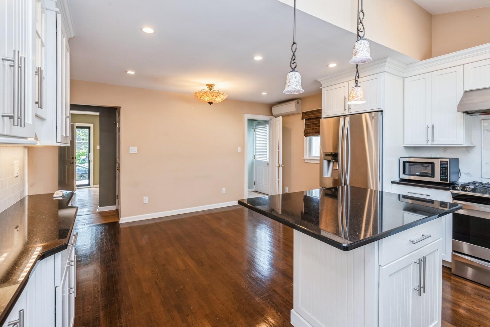 6 Arnold Street, Hicksville, NY 11801