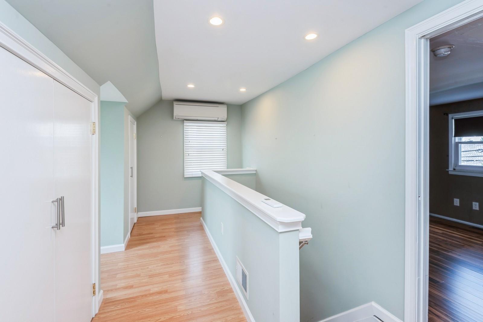 6 Arnold Street, Hicksville, NY 11801