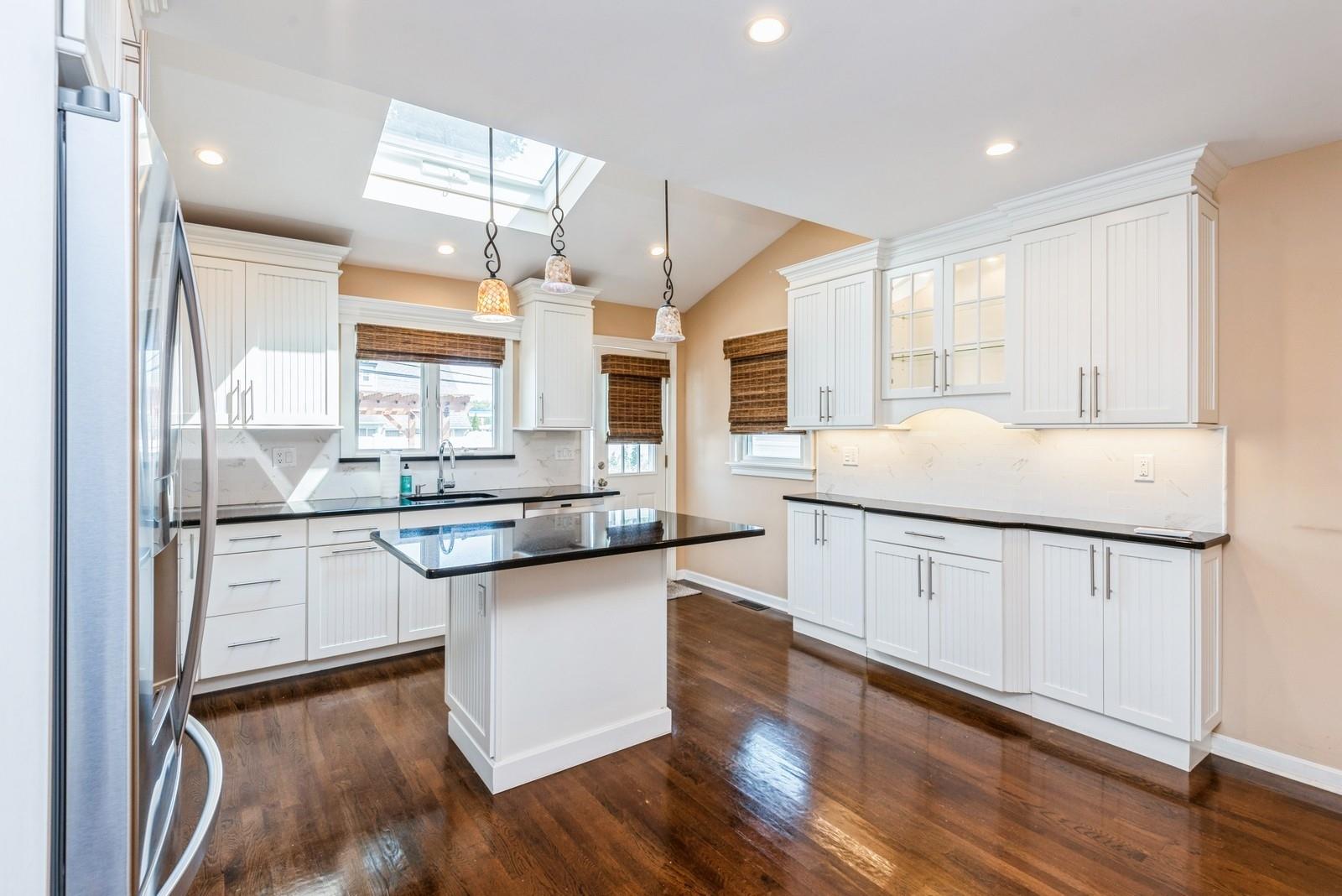 6 Arnold Street, Hicksville, NY 11801