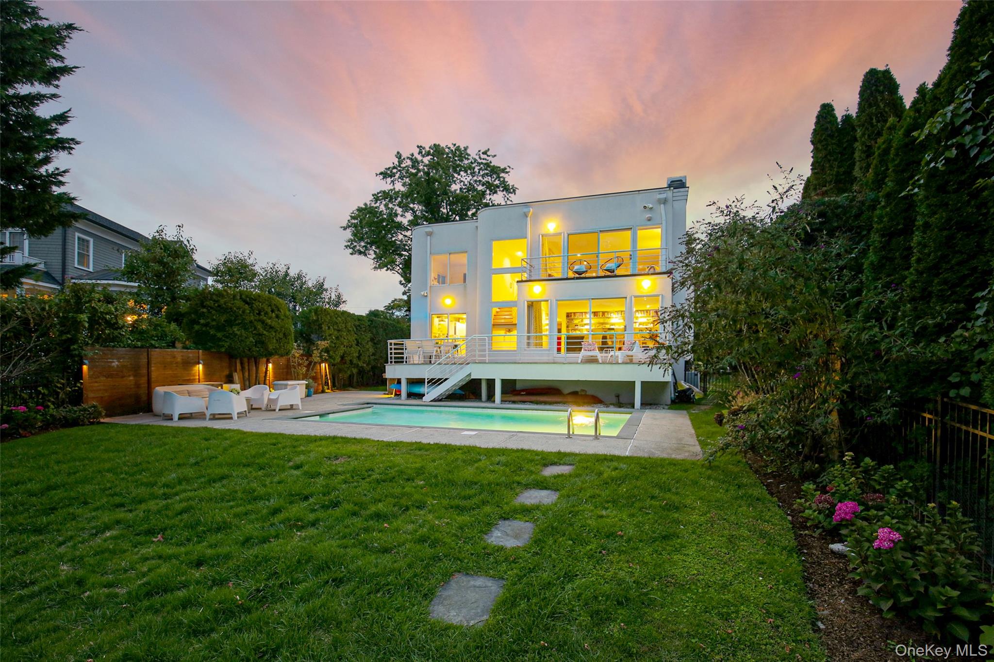 14 Old Colony Drive, Larchmont, NY 10538