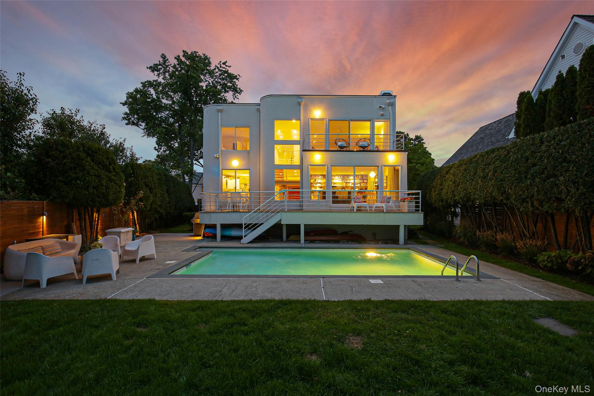 14 Old Colony Drive, Larchmont, NY 10538