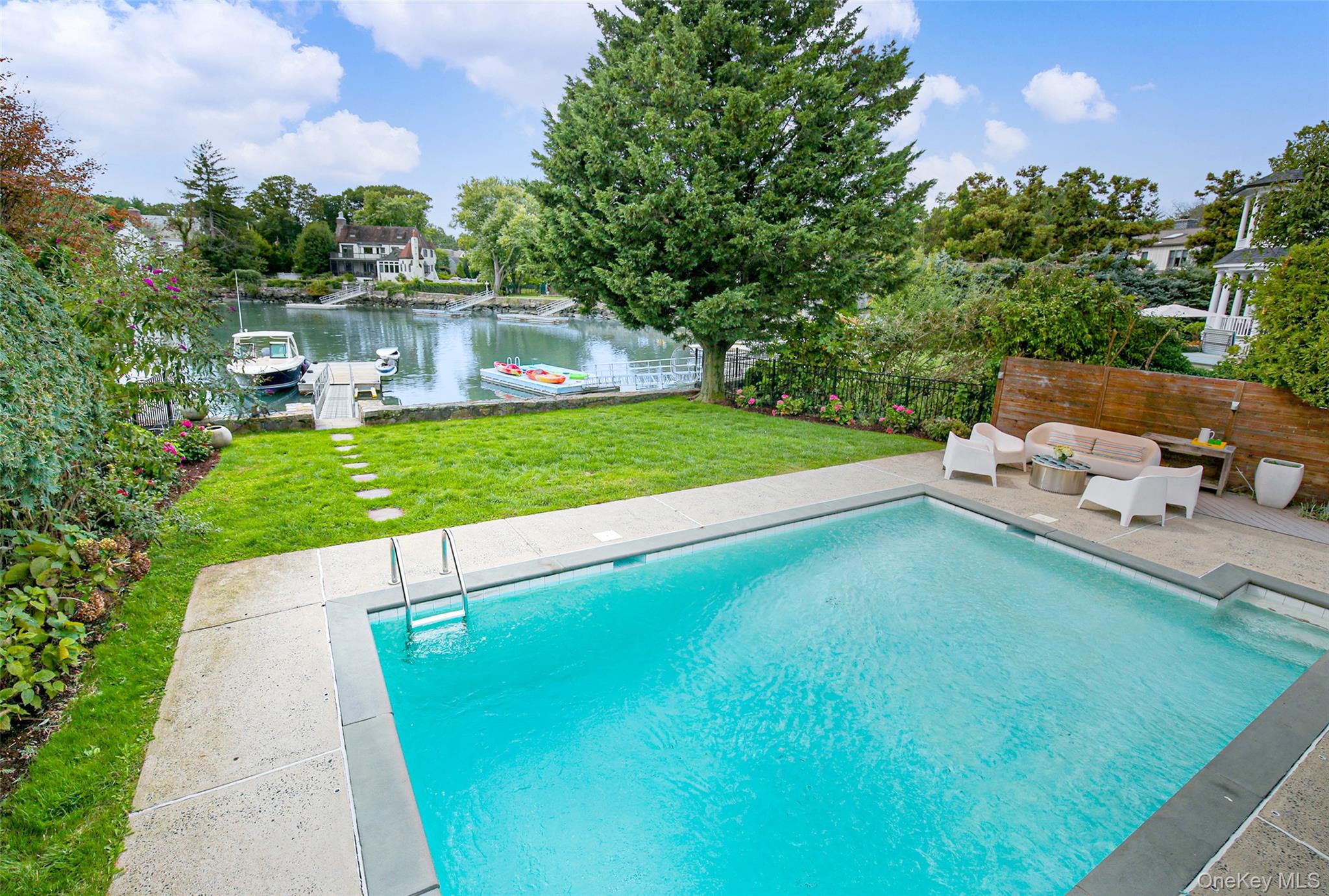 14 Old Colony Drive, Larchmont, NY 10538