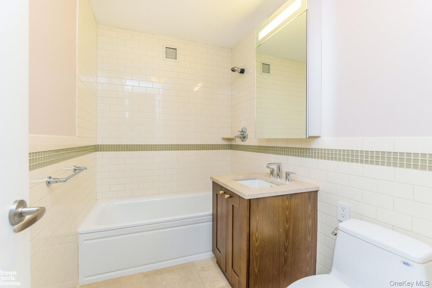 640 W 237th Street # 8B, Bronx, NY 10463