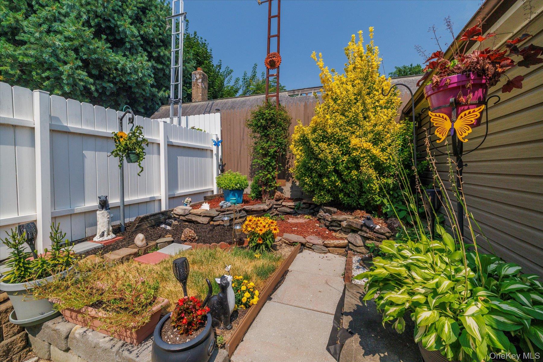 62-35 65th Street, Middle Village, NY 11379