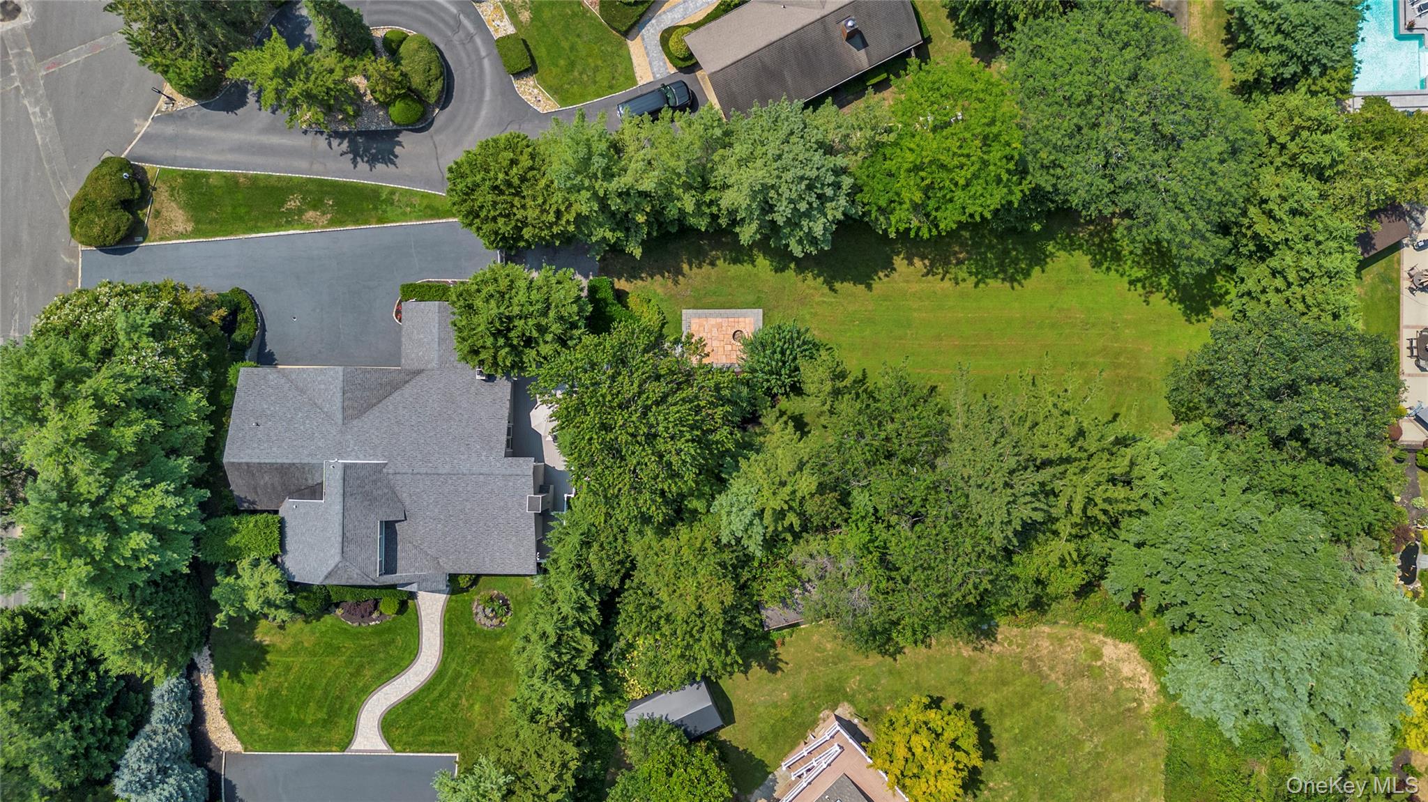 3 Porpoise Court, Northport, NY 11768