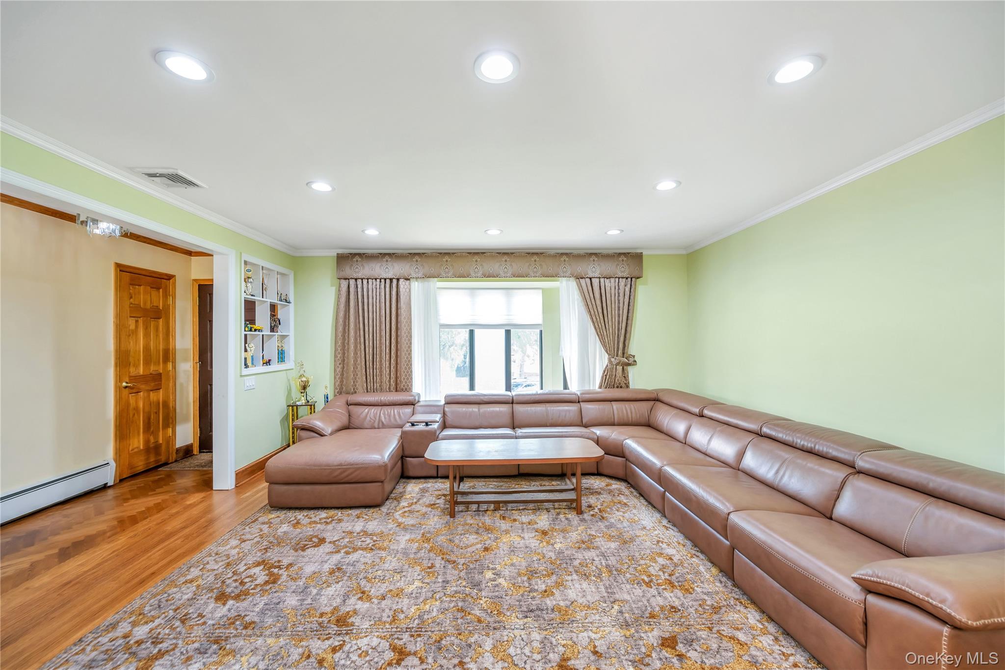 47 Country Drive, Plainview, NY 11803