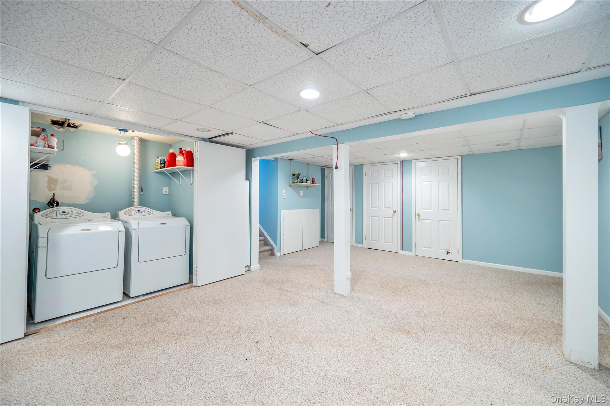 47 Country Drive, Plainview, NY 11803