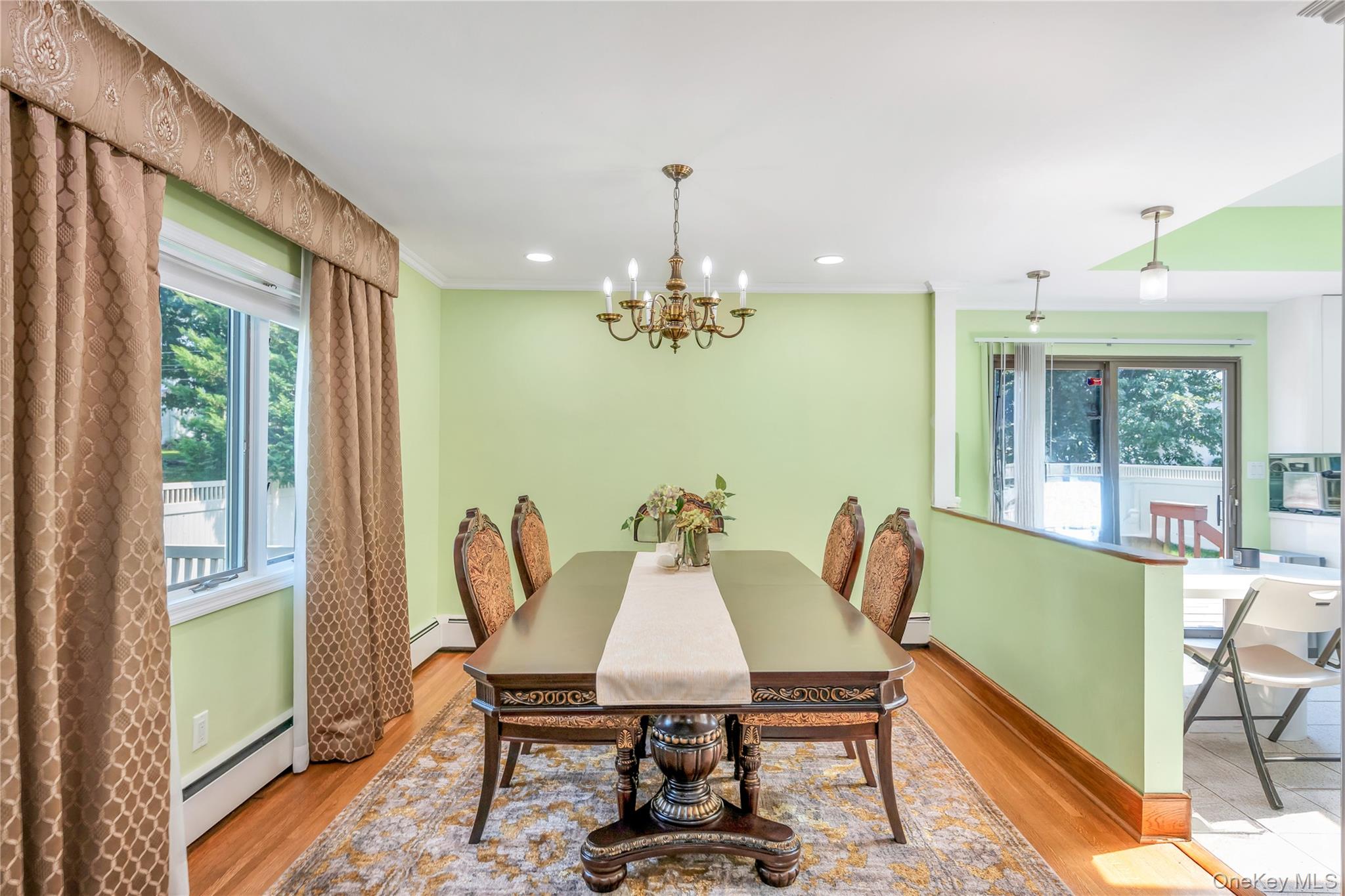 47 Country Drive, Plainview, NY 11803