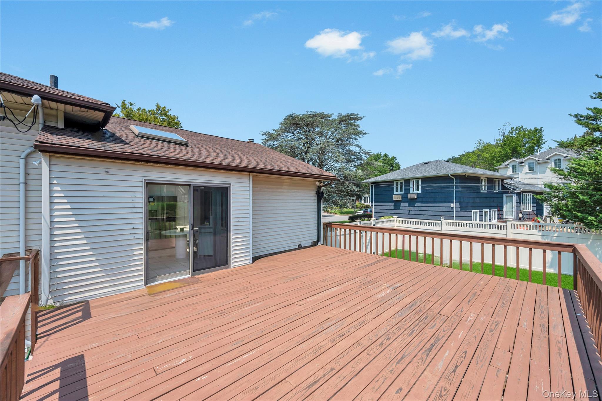 47 Country Drive, Plainview, NY 11803