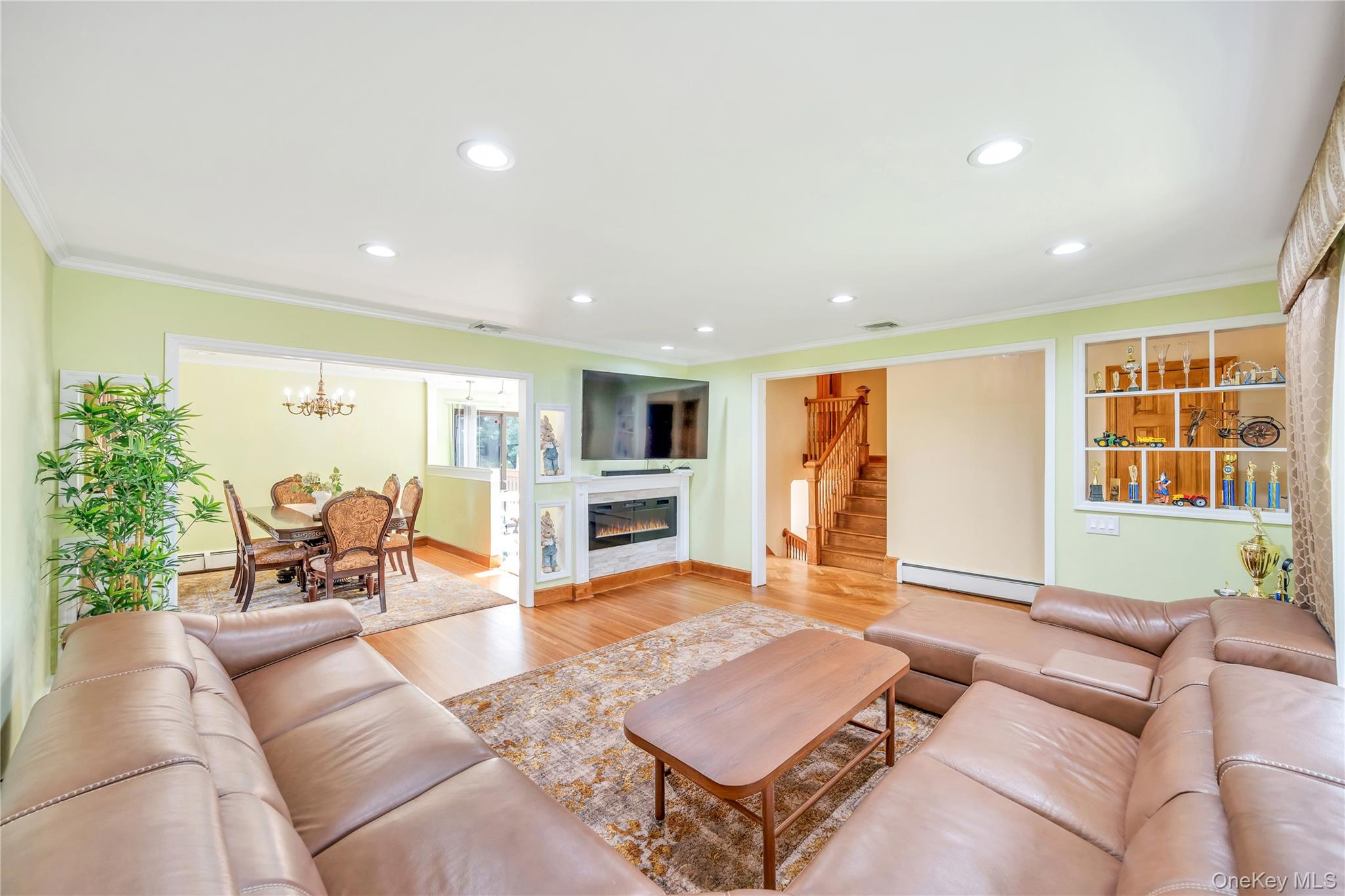 47 Country Drive, Plainview, NY 11803