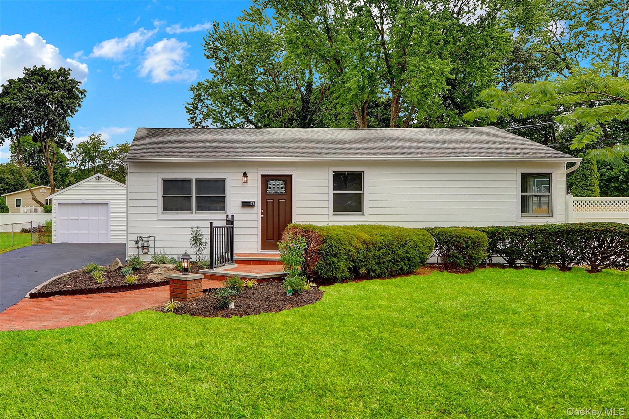 27 Beatrice Avenue, West Islip, NY 11795