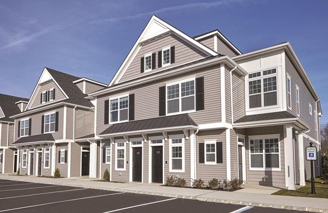 121 Sutton Court # 121, Mount Sinai, NY 11766